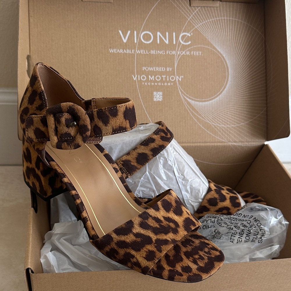 Vionic Brown Leopard Print Heels